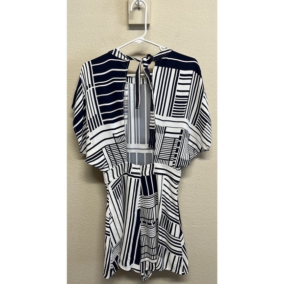 C/MEO Collective Night Air Playsuit Shorts Romper Size XS Navy Cream - Picture 9 of 12